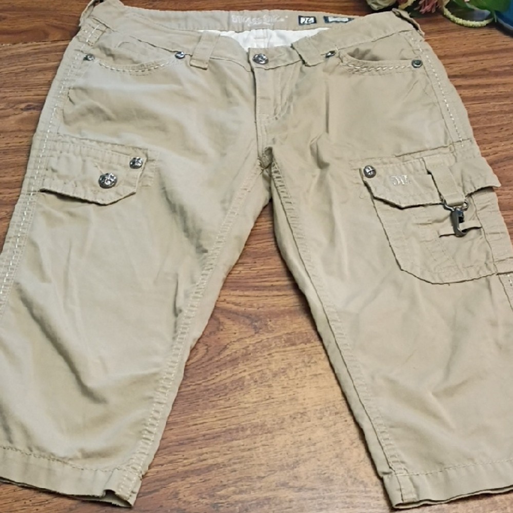 🩷Miss Me Women's Khaki Capris Size 26 CP4010P3
